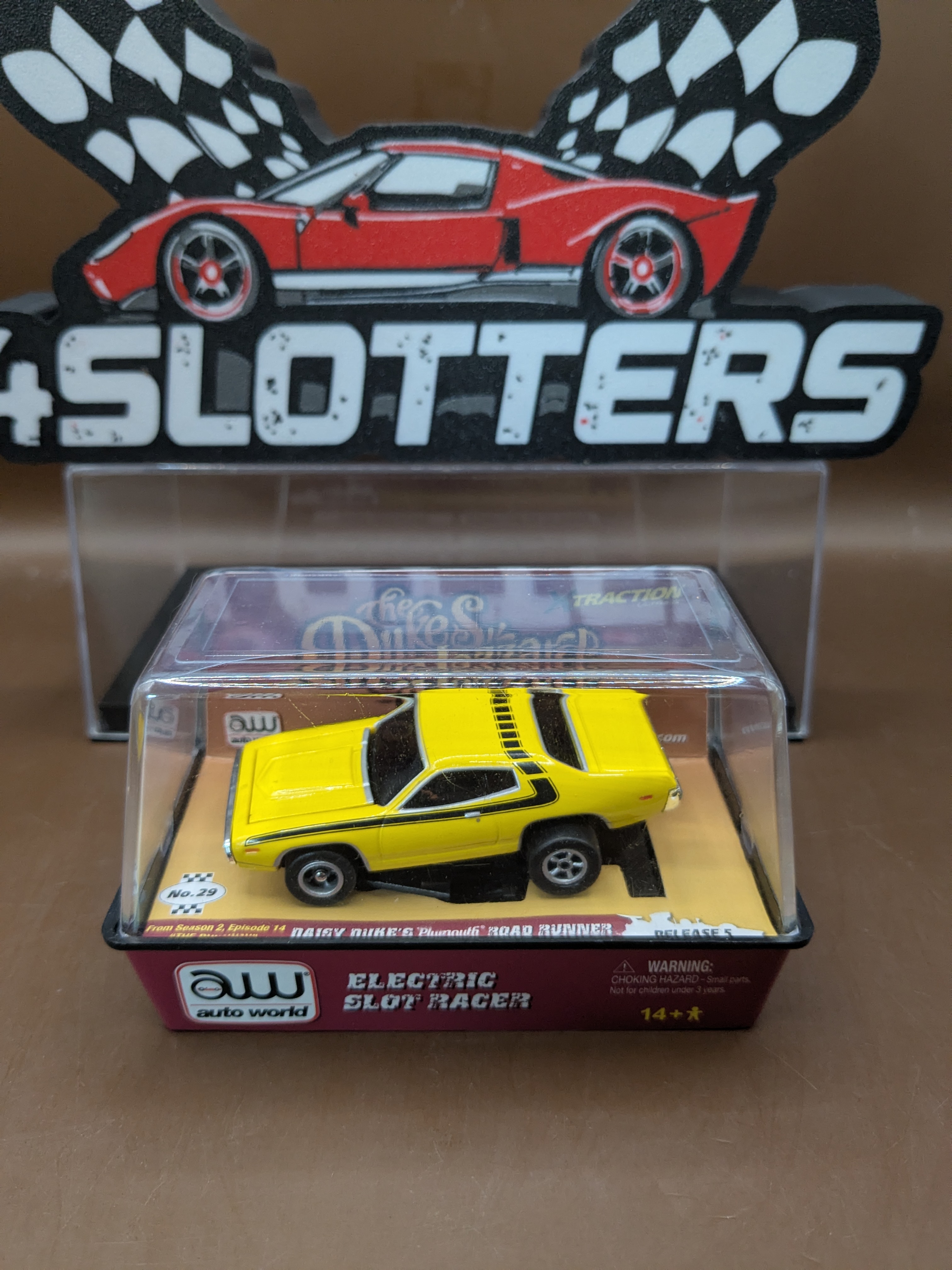 Auto World Xtraction Plymouth Road Runner Dukes of Hazzard Daisy Duke's Release 5