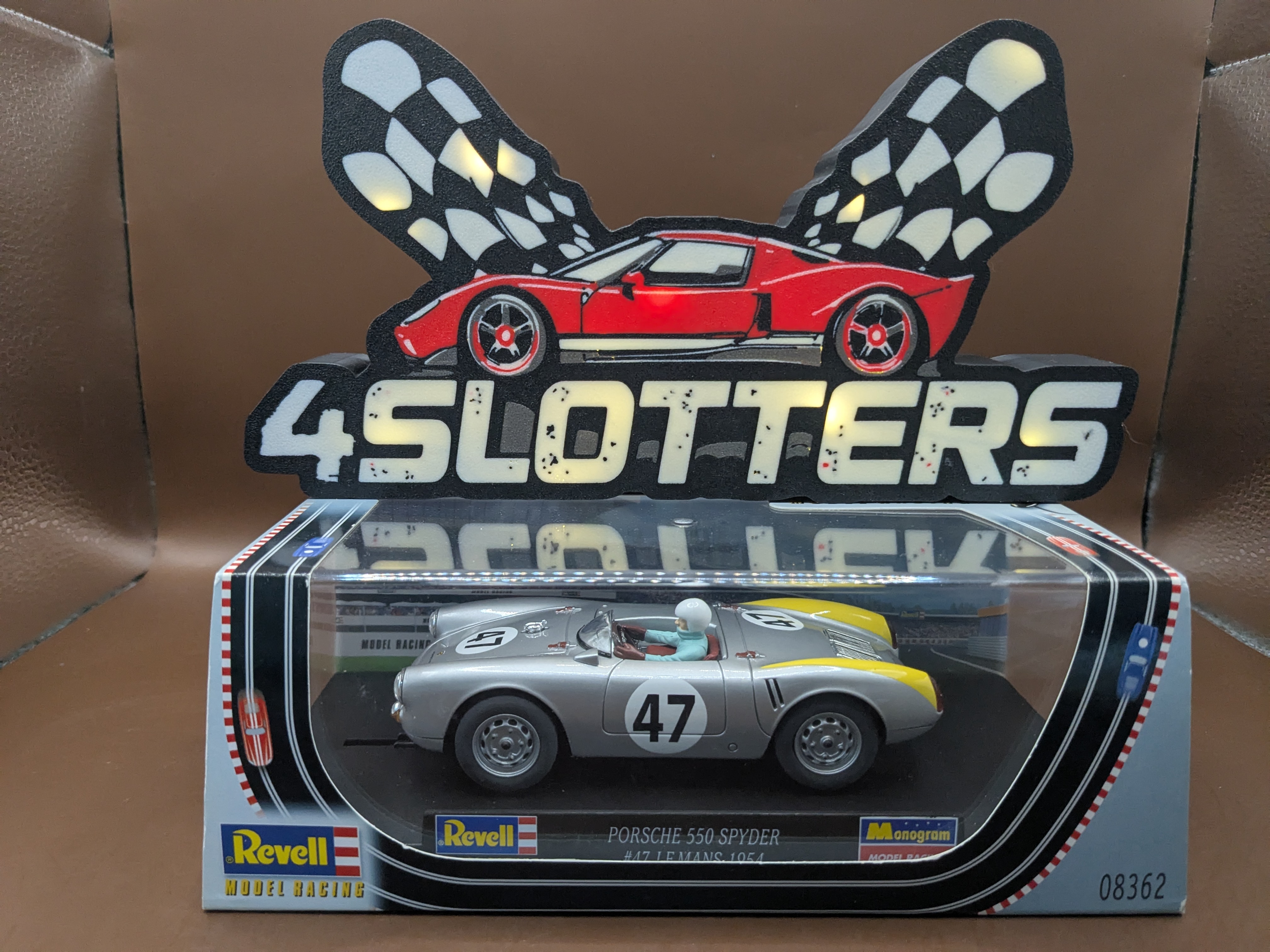 Revell Monogram Porsche 550 Spyder # 47 Le Mans 1954