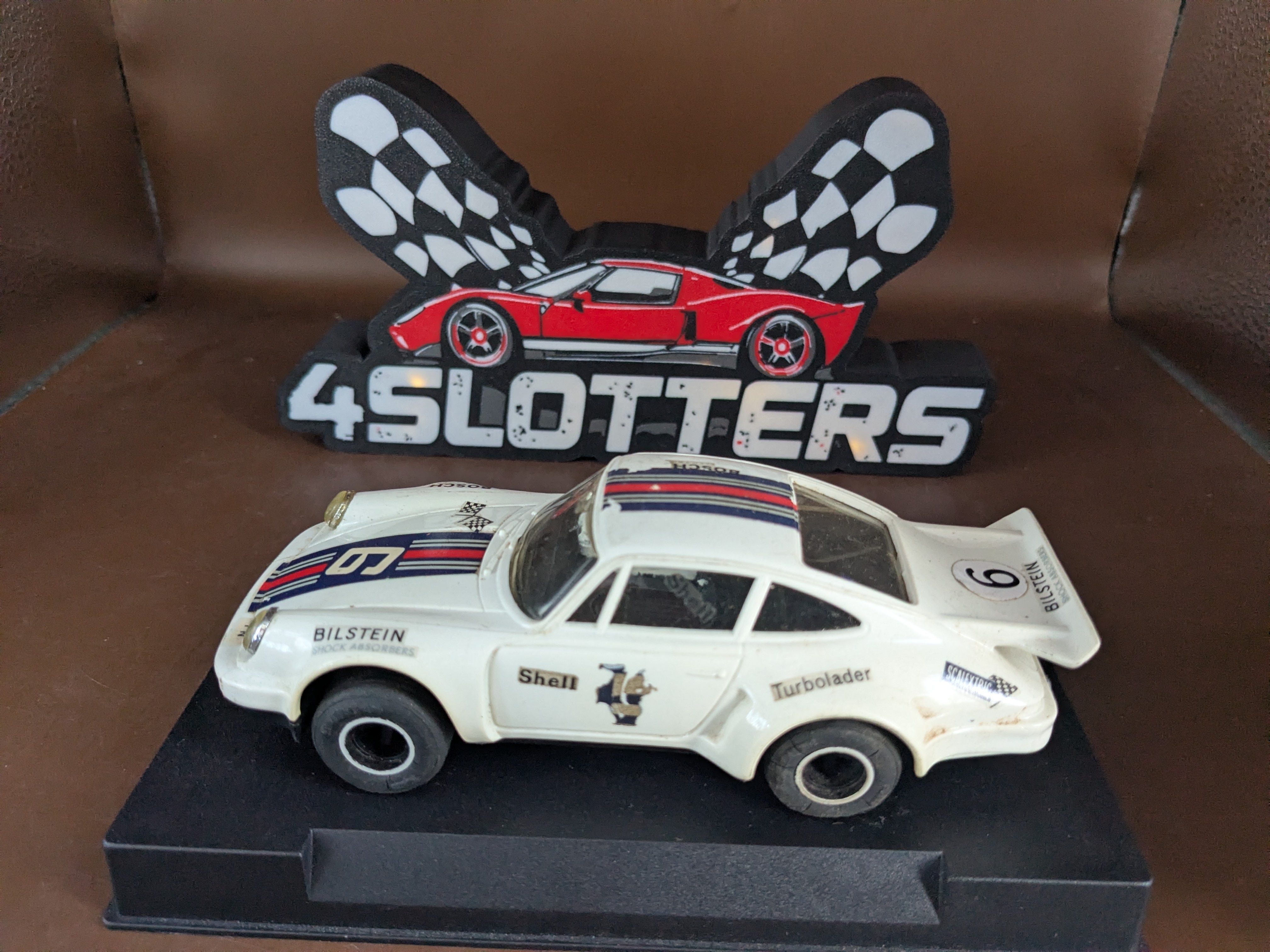 Scalextric Porsche 911 #6 Martini