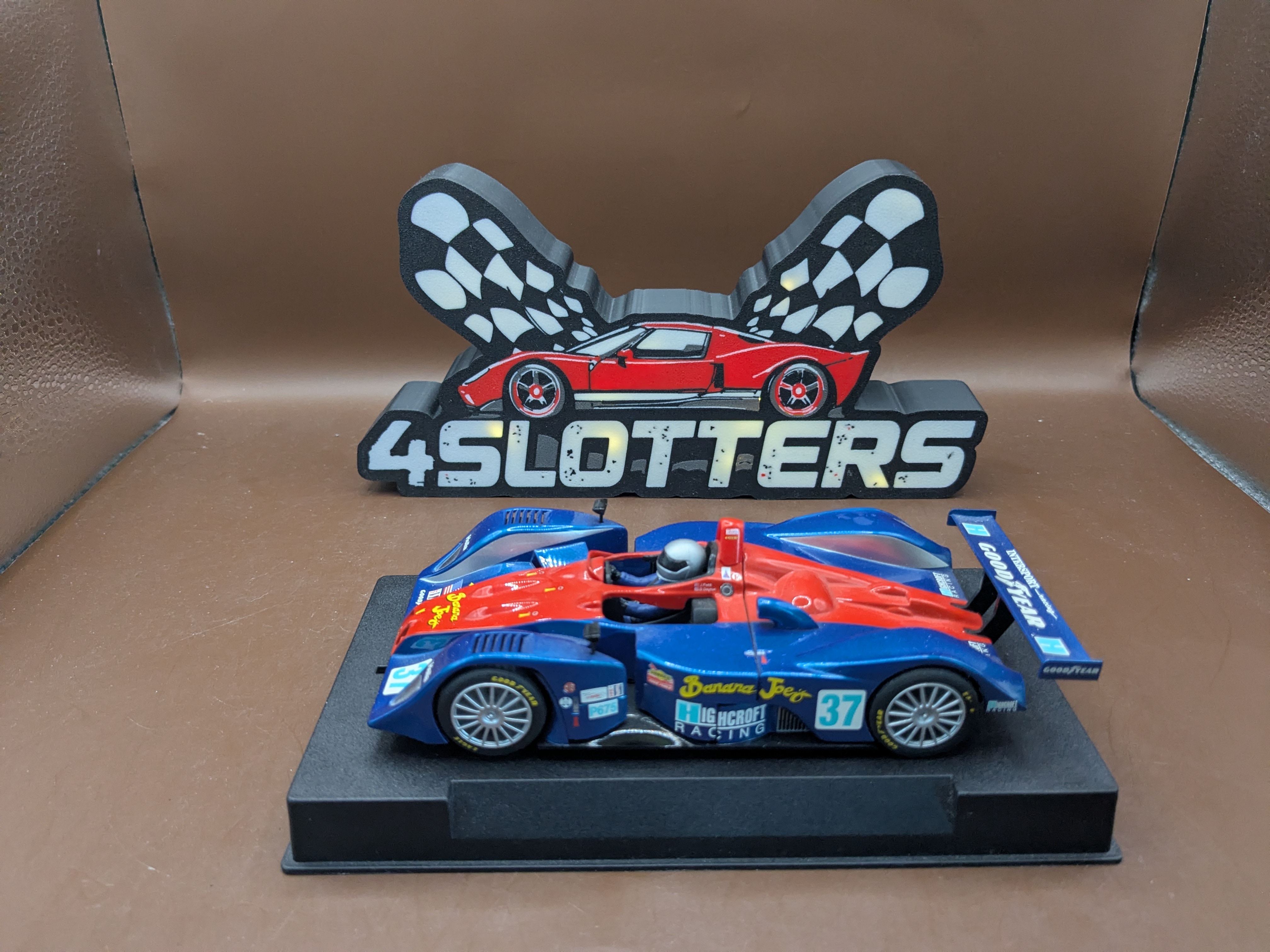 Scalextric MG Lola #37 Intersport Racing Banana Joe