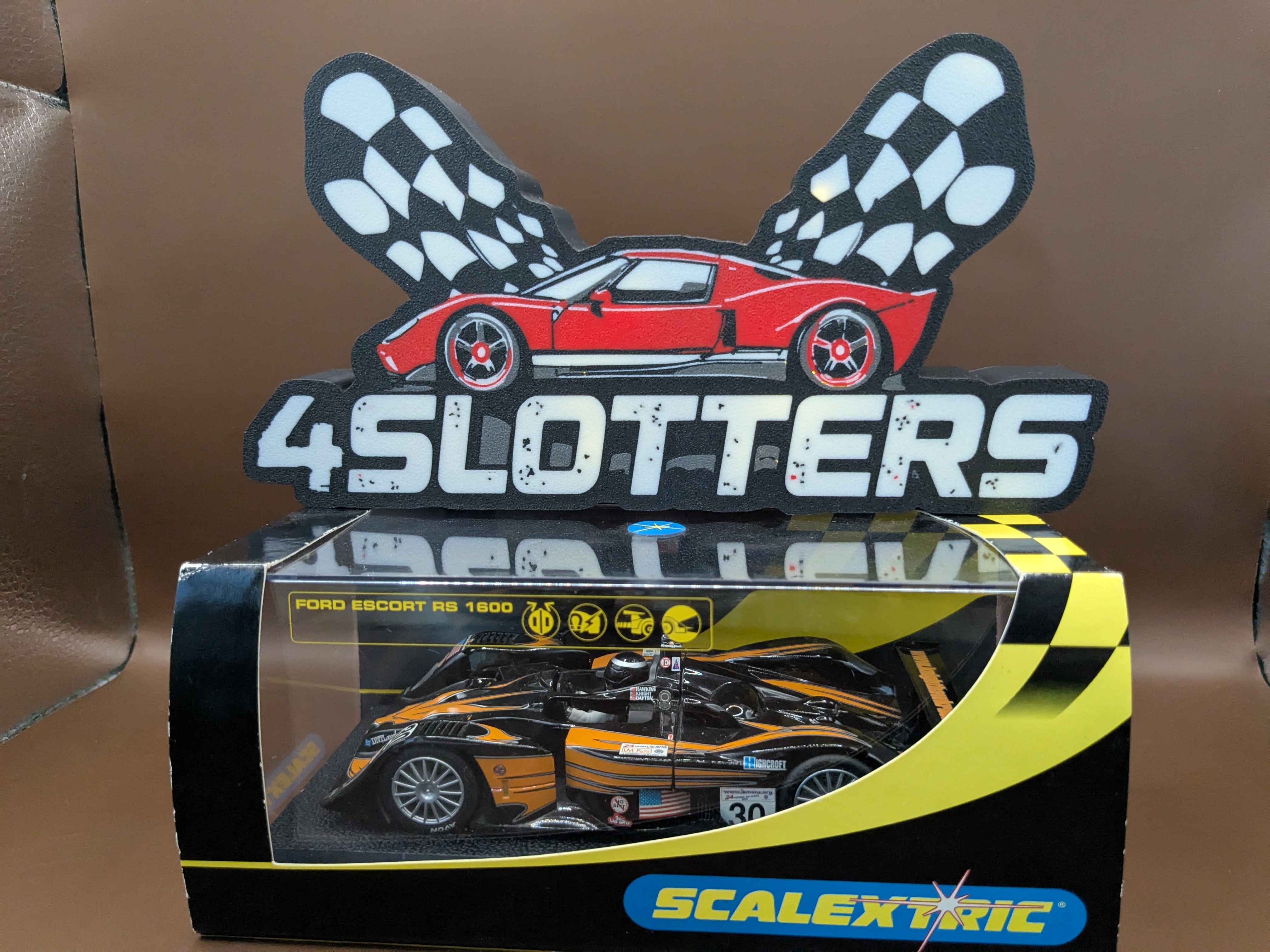 Scalextric MG Lola #30 KnightHawk Racing
