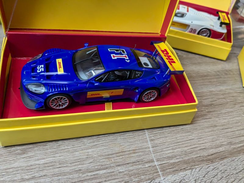 Scalextric/Superslot Aston Martin DBR9 #55 F1 Edicion Especial DHL Time Definite